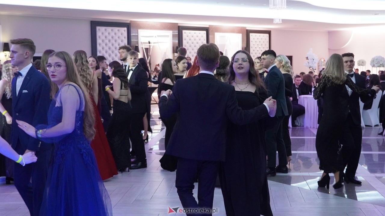 Studniówka II LO w Ostrołęce 2025 [11.02.2025] - zdjęcie #33 - eOstroleka.pl