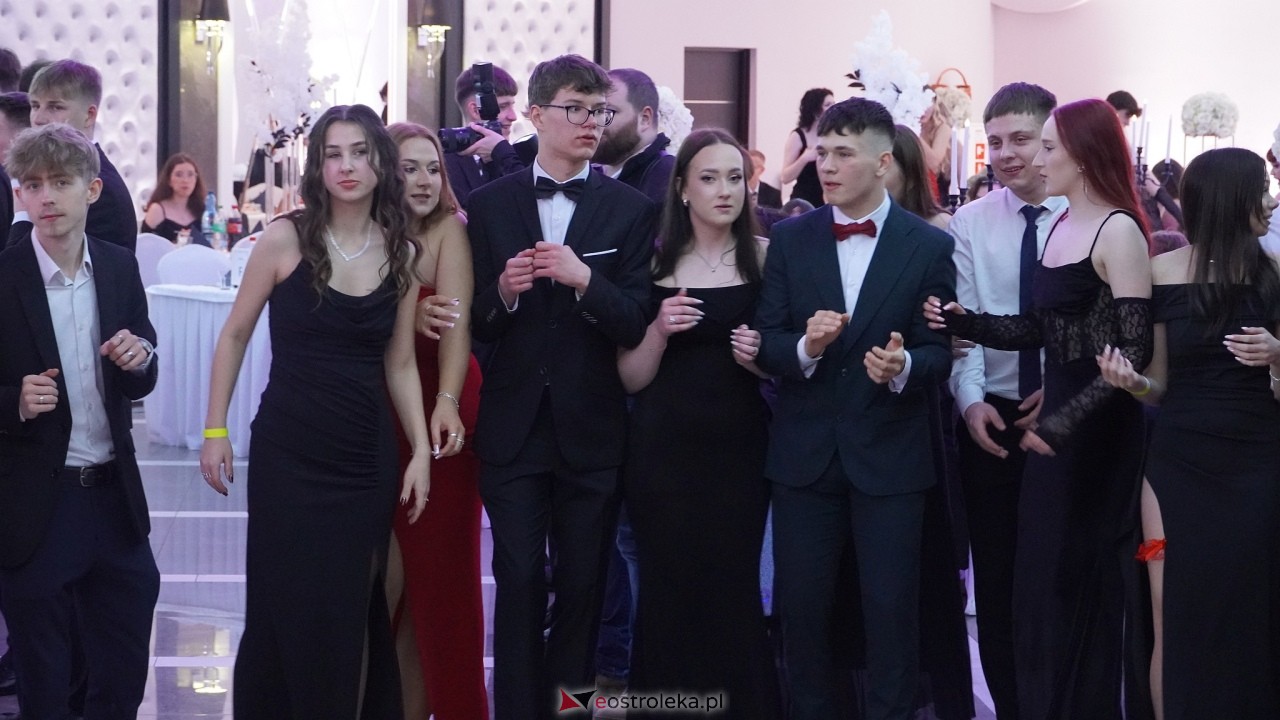 Studniówka II LO w Ostrołęce 2025 [11.02.2025] - zdjęcie #22 - eOstroleka.pl