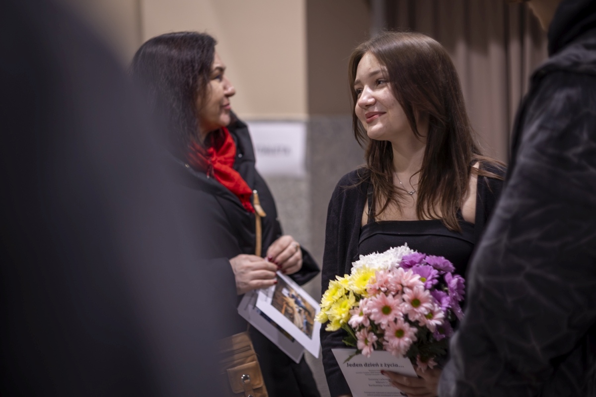 Wernisaż wystawy Jeden dzień z życia [10.01.2025] - zdjęcie #34 - eOstroleka.pl
