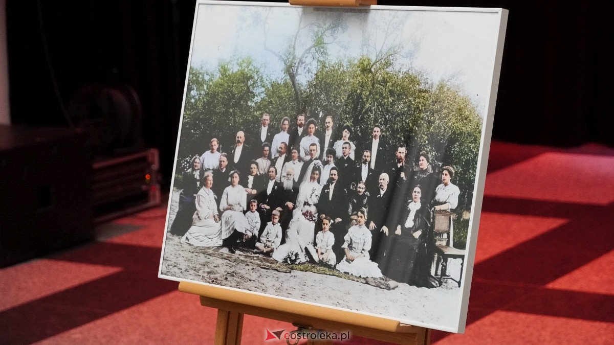 W Muzeum Kultury Kurpiowskiej zaprezentowano książkę o życiu rodziny Pajewskich [12.01.2025] - zdjęcie #20 - eOstroleka.pl
