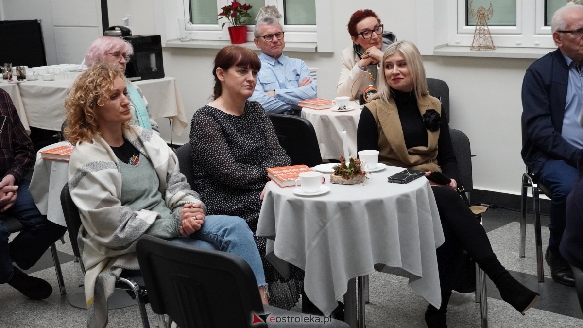 W Muzeum Kultury Kurpiowskiej zaprezentowano książkę o życiu rodziny Pajewskich [12.01.2025] - zdjęcie #17 - eOstroleka.pl