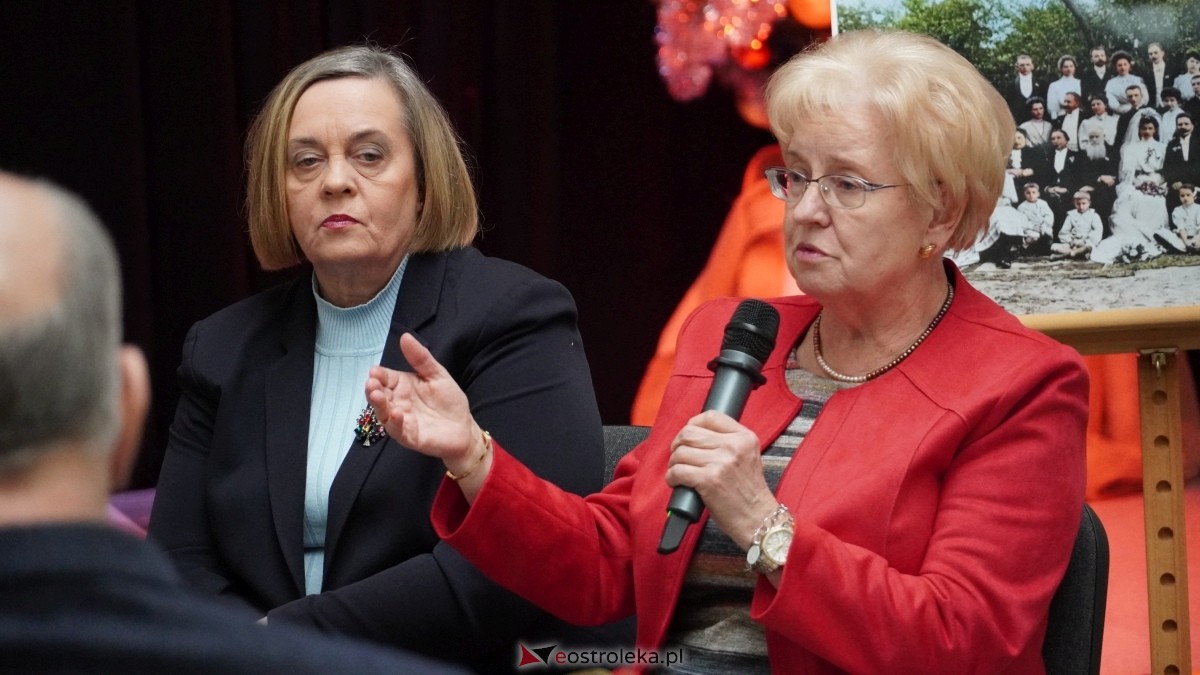 W Muzeum Kultury Kurpiowskiej zaprezentowano książkę o życiu rodziny Pajewskich [12.01.2025] - zdjęcie #13 - eOstroleka.pl