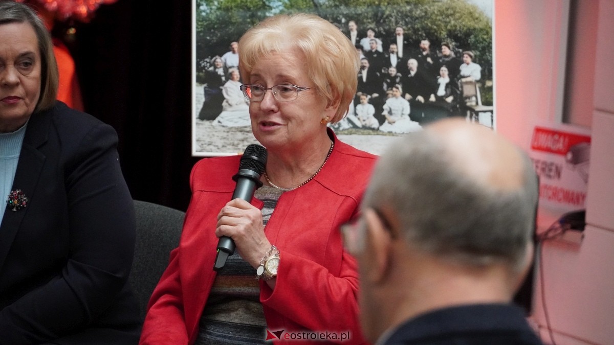 W Muzeum Kultury Kurpiowskiej zaprezentowano książkę o życiu rodziny Pajewskich [12.01.2025] - zdjęcie #7 - eOstroleka.pl