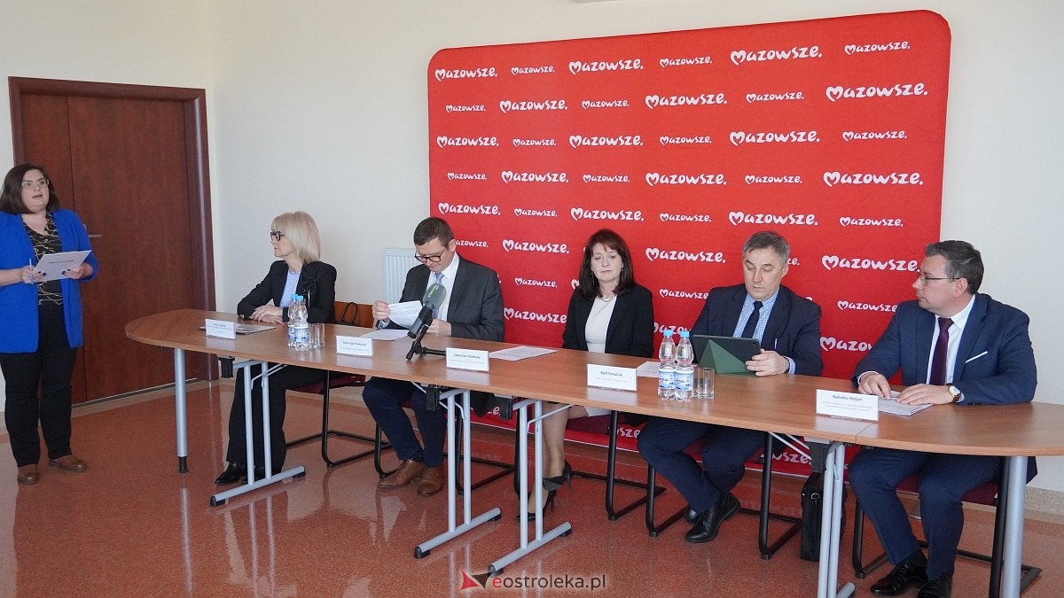Konferencja prasowa samorządu Mazowsza [13.01.2025] - zdjęcie #15 - eOstroleka.pl