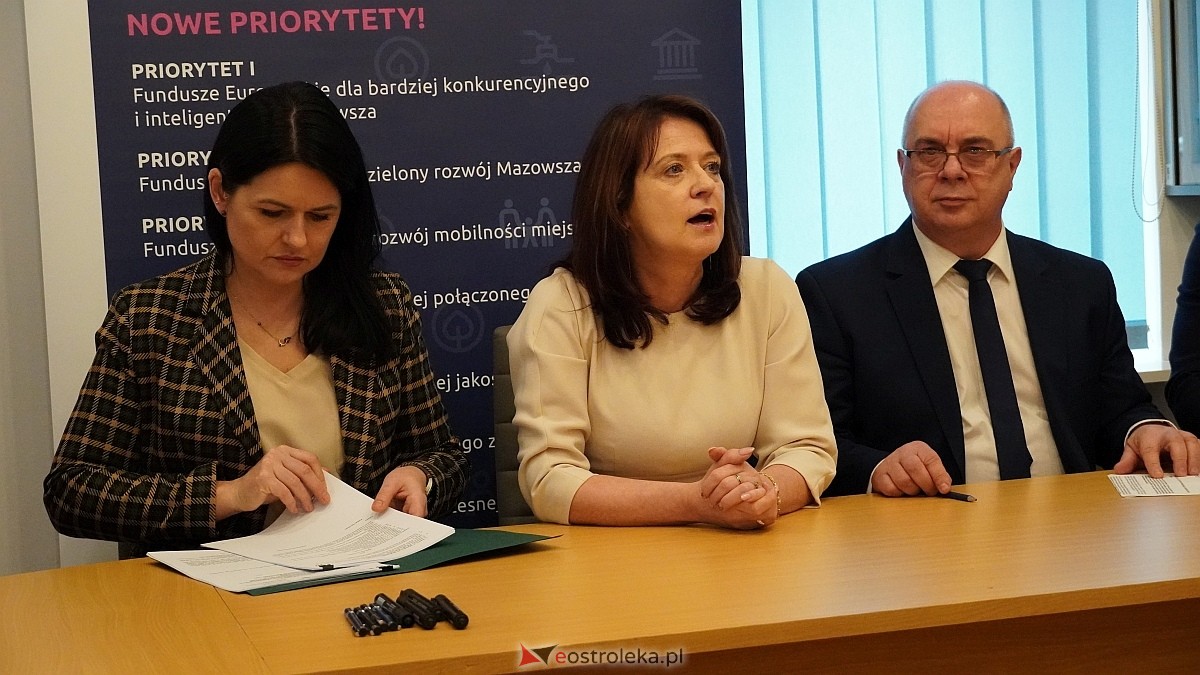 Oficjalne podpisanie umowy na budowę obwodnicy Troszyna [13.01.2025] - zdjęcie #32 - eOstroleka.pl