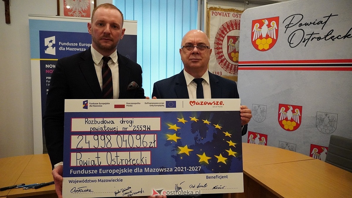 Oficjalne podpisanie umowy na budowę obwodnicy Troszyna [13.01.2025] - zdjęcie #1 - eOstroleka.pl