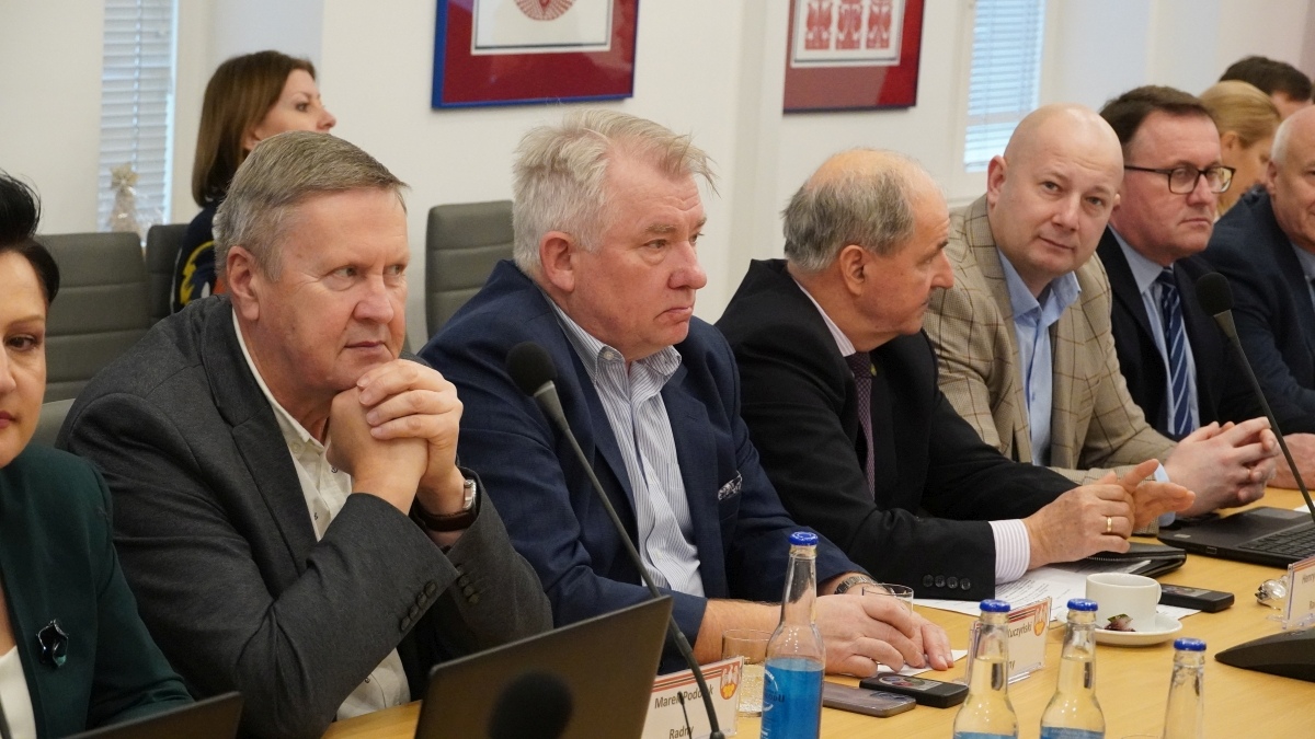 XI sesja Rady Powiatu w Ostrołęce [14.01.2025] - zdjęcie #28 - eOstroleka.pl