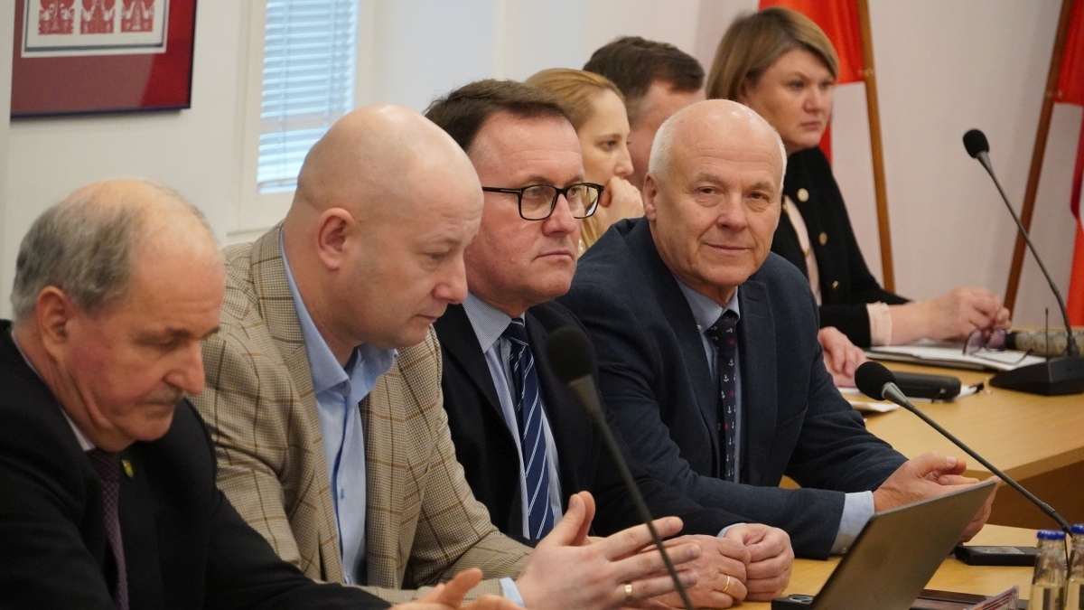 XI sesja Rady Powiatu w Ostrołęce [14.01.2025] - zdjęcie #26 - eOstroleka.pl