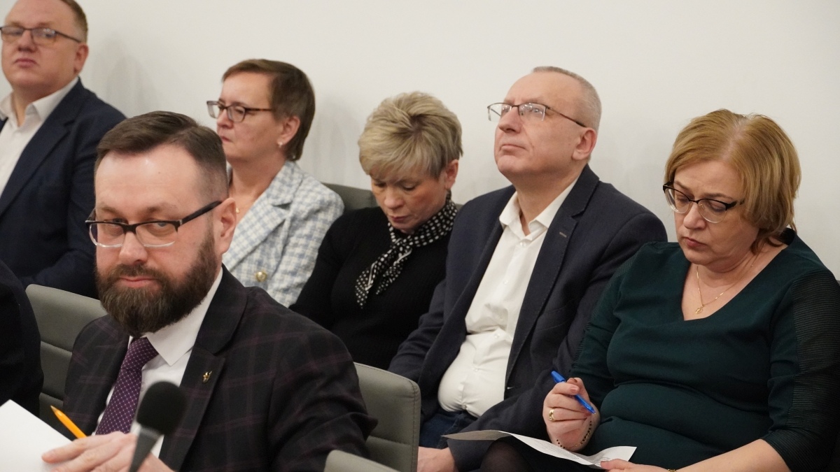 XI sesja Rady Powiatu w Ostrołęce [14.01.2025] - zdjęcie #16 - eOstroleka.pl