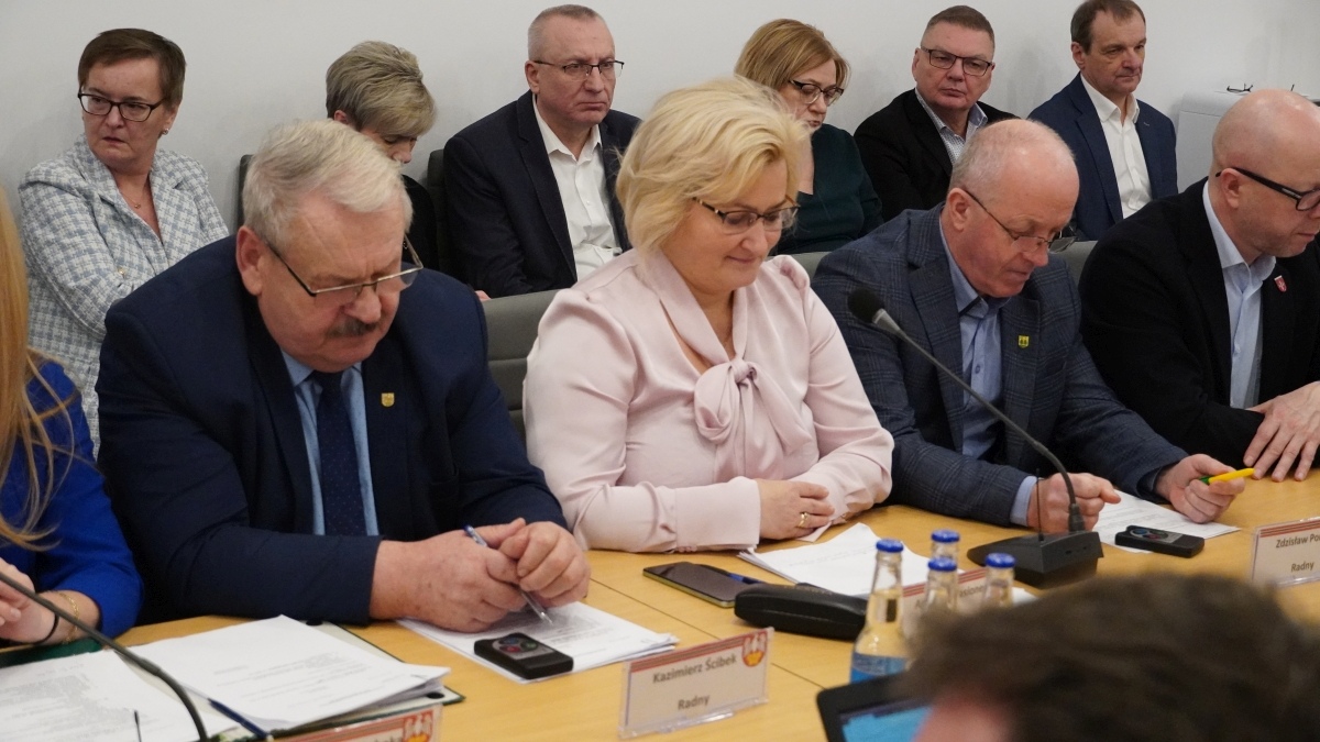 XI sesja Rady Powiatu w Ostrołęce [14.01.2025] - zdjęcie #12 - eOstroleka.pl
