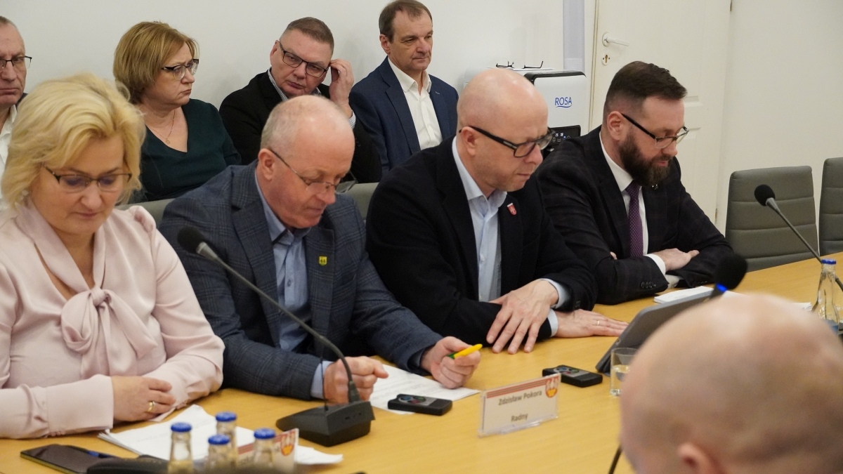 XI sesja Rady Powiatu w Ostrołęce [14.01.2025] - zdjęcie #11 - eOstroleka.pl
