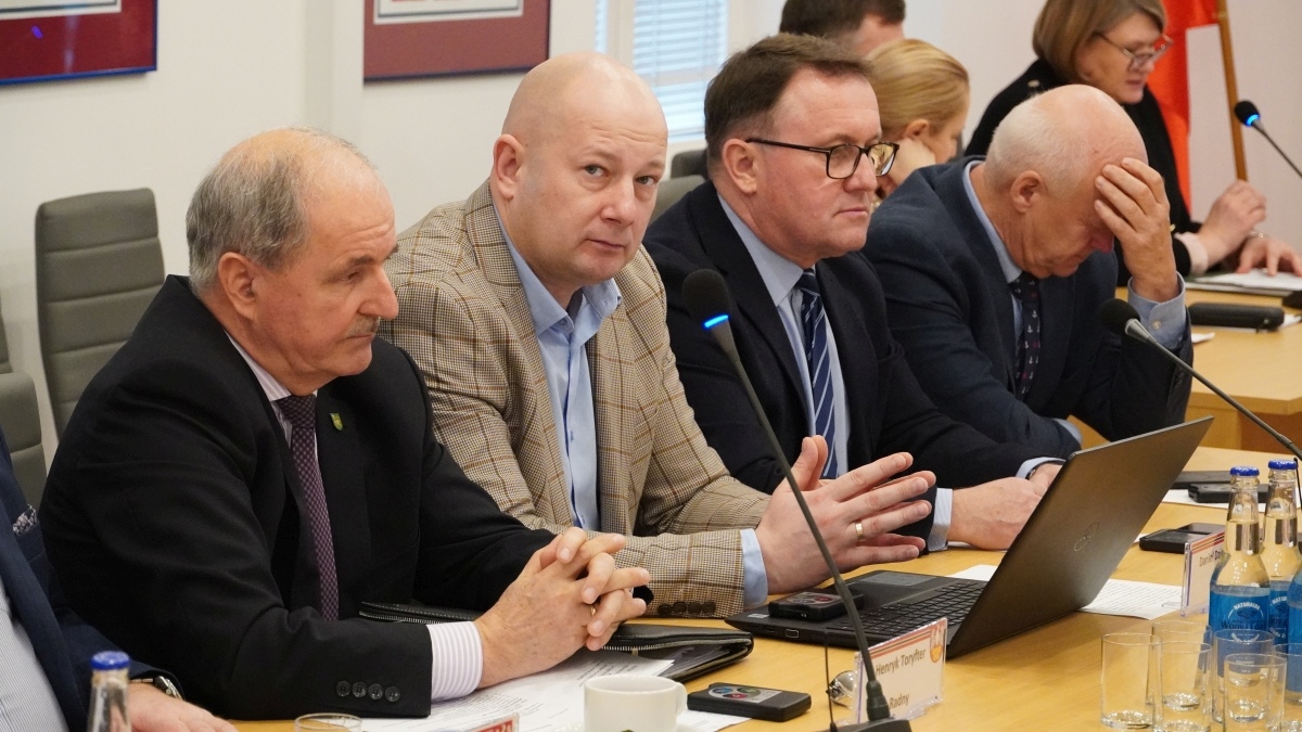 XI sesja Rady Powiatu w Ostrołęce [14.01.2025] - zdjęcie #1 - eOstroleka.pl