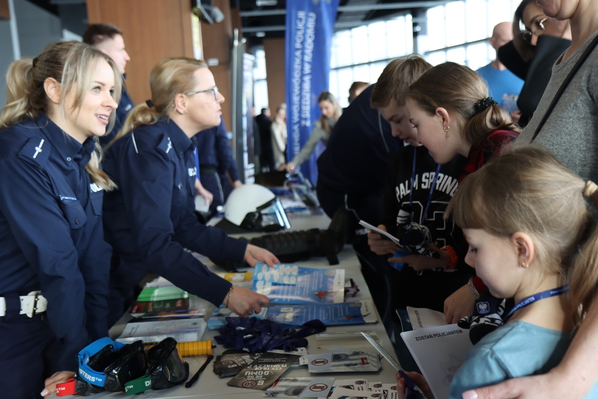 Nowi policjanci na Mazowszu (fot. KWP Radom) - zdjęcie #2 - eOstroleka.pl