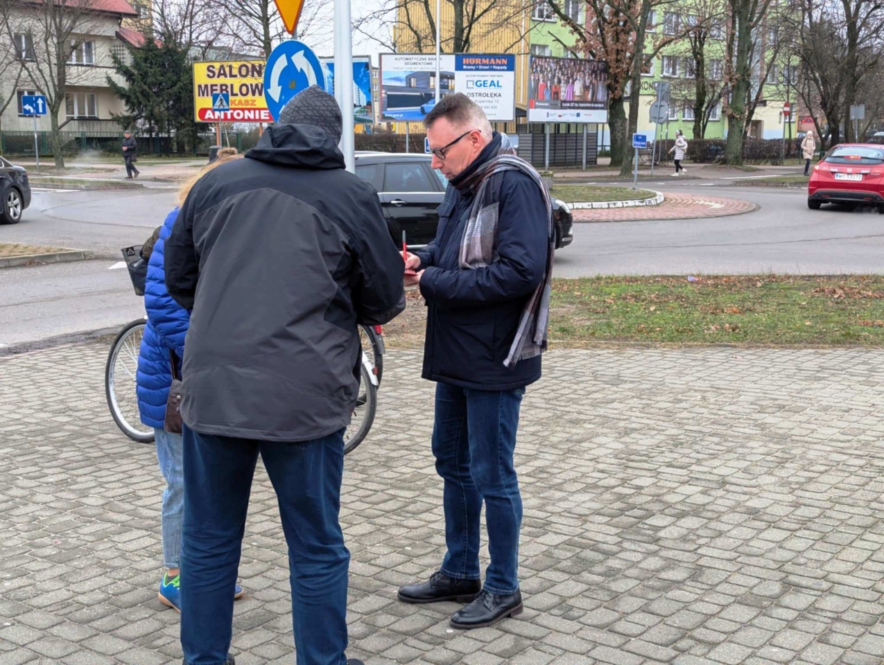 Zbiórka podpisów poparcia dla Rafała Trzaskowskiego [18.01.2025] - zdjęcie #3 - eOstroleka.pl