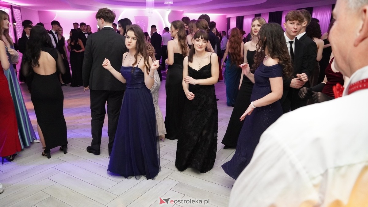  Studniówka w I LO w Ostrołęce [18.01.2025] - zdjęcie #64 - eOstroleka.pl