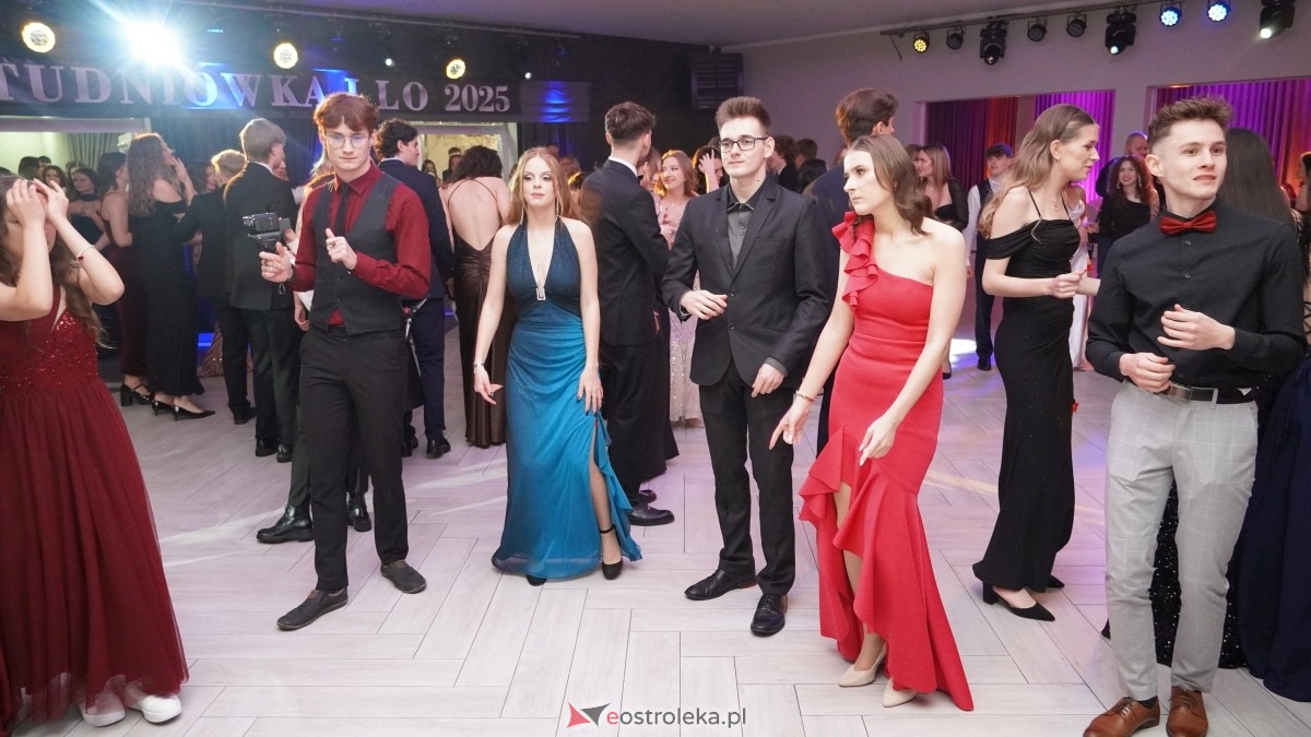  Studniówka w I LO w Ostrołęce [18.01.2025] - zdjęcie #57 - eOstroleka.pl