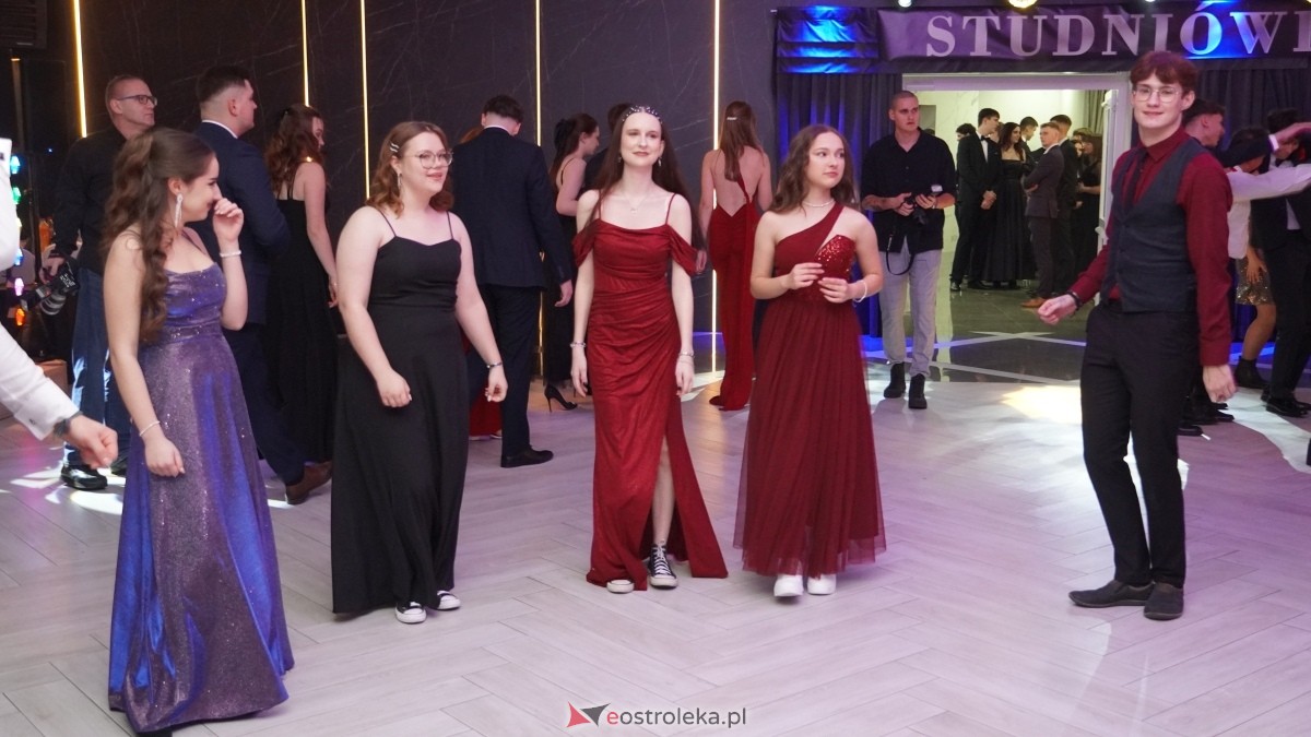  Studniówka w I LO w Ostrołęce [18.01.2025] - zdjęcie #53 - eOstroleka.pl