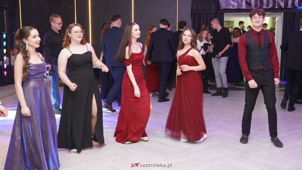  Studniówka w I LO w Ostrołęce [18.01.2025] - zdjęcie #52 - eOstroleka.pl