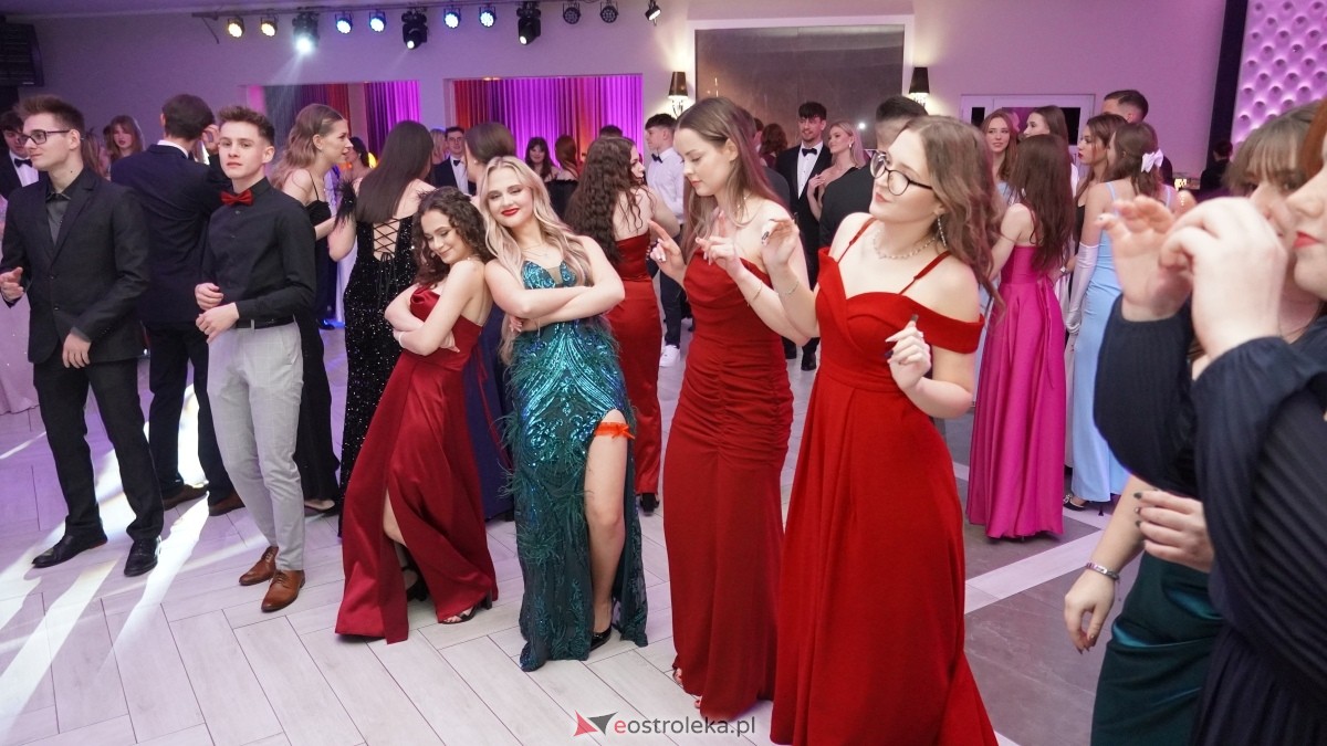  Studniówka w I LO w Ostrołęce [18.01.2025] - zdjęcie #50 - eOstroleka.pl