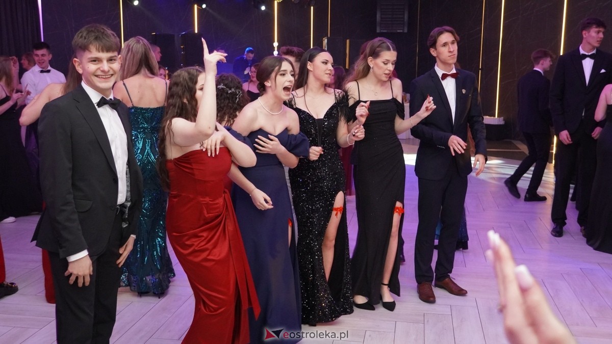  Studniówka w I LO w Ostrołęce [18.01.2025] - zdjęcie #49 - eOstroleka.pl