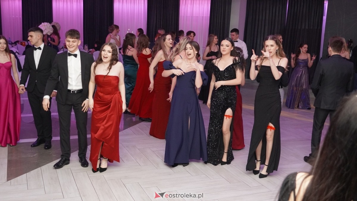  Studniówka w I LO w Ostrołęce [18.01.2025] - zdjęcie #46 - eOstroleka.pl