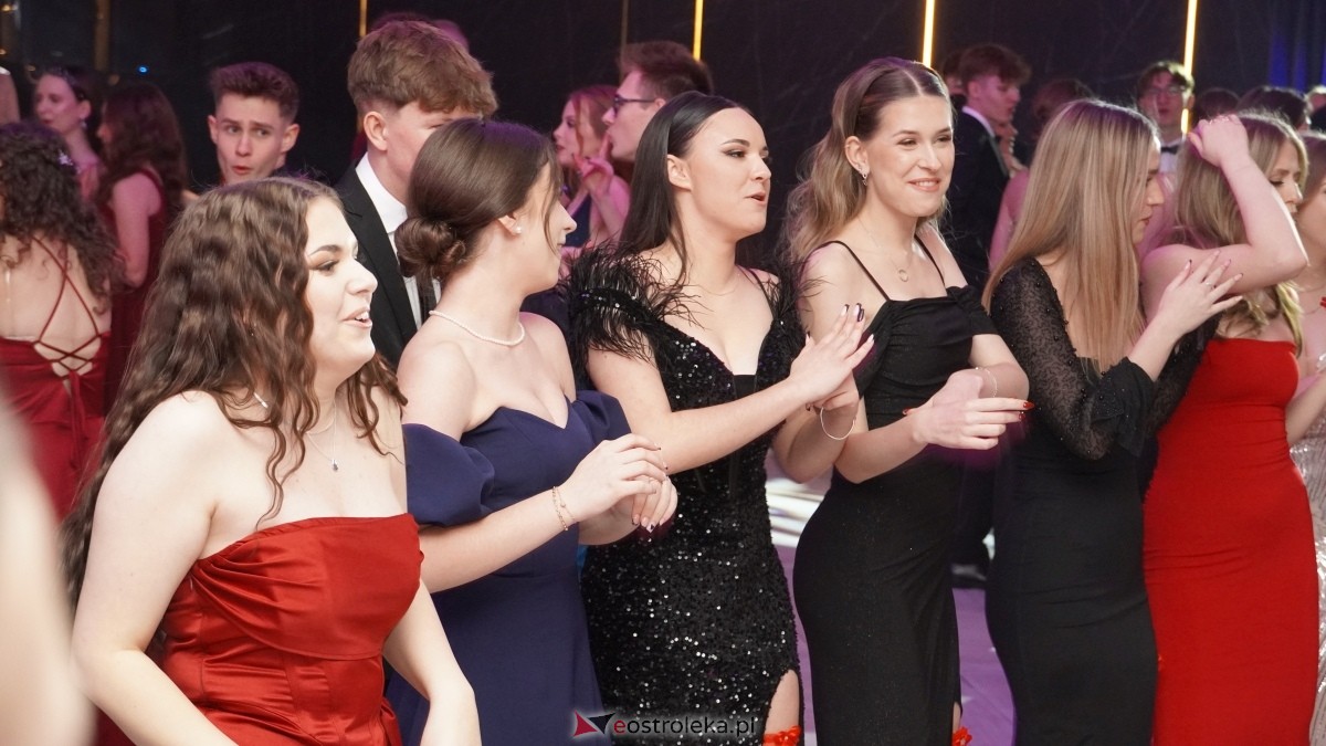  Studniówka w I LO w Ostrołęce [18.01.2025] - zdjęcie #38 - eOstroleka.pl