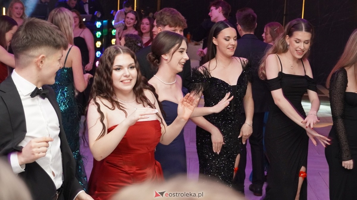  Studniówka w I LO w Ostrołęce [18.01.2025] - zdjęcie #37 - eOstroleka.pl