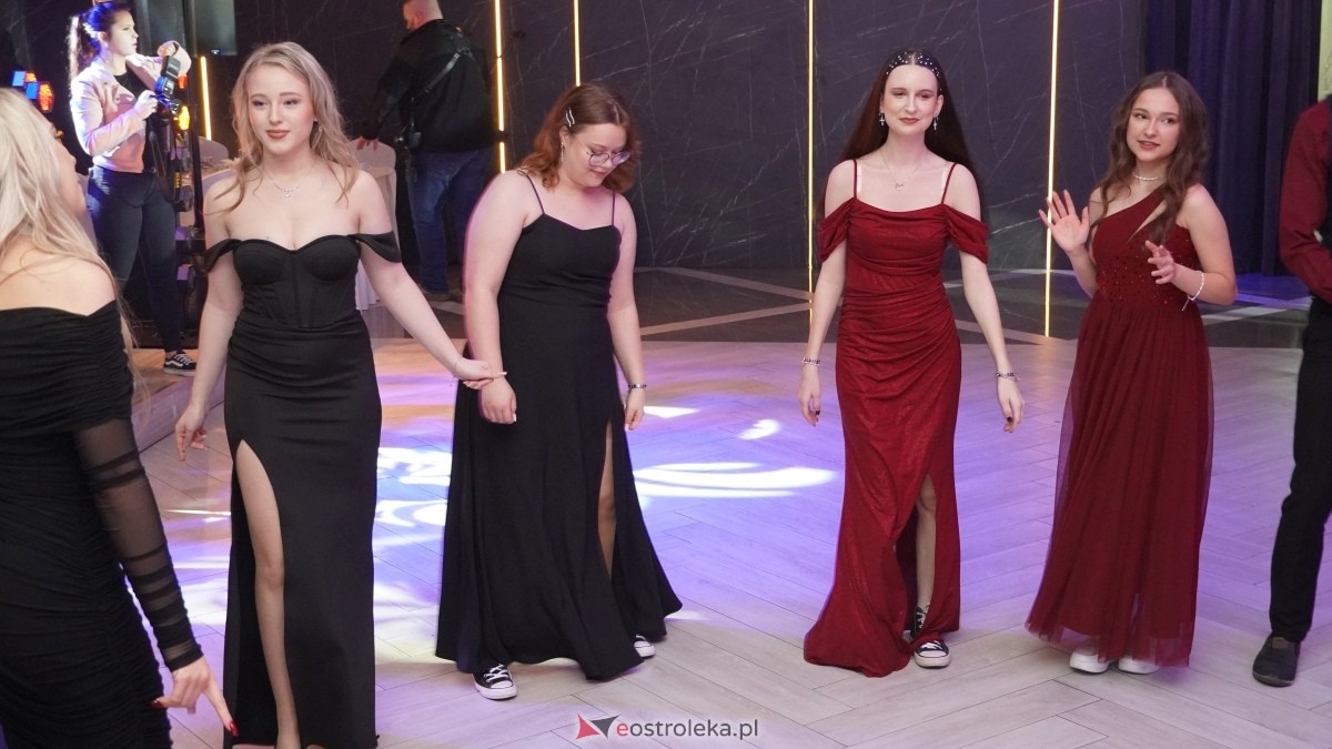  Studniówka w I LO w Ostrołęce [18.01.2025] - zdjęcie #36 - eOstroleka.pl