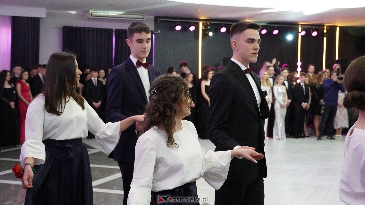  Studniówka w I LO w Ostrołęce [18.01.2025] - zdjęcie #421 - eOstroleka.pl