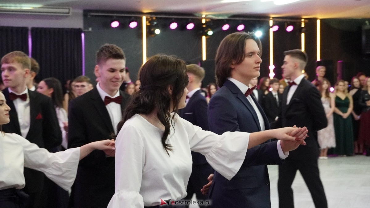  Studniówka w I LO w Ostrołęce [18.01.2025] - zdjęcie #416 - eOstroleka.pl