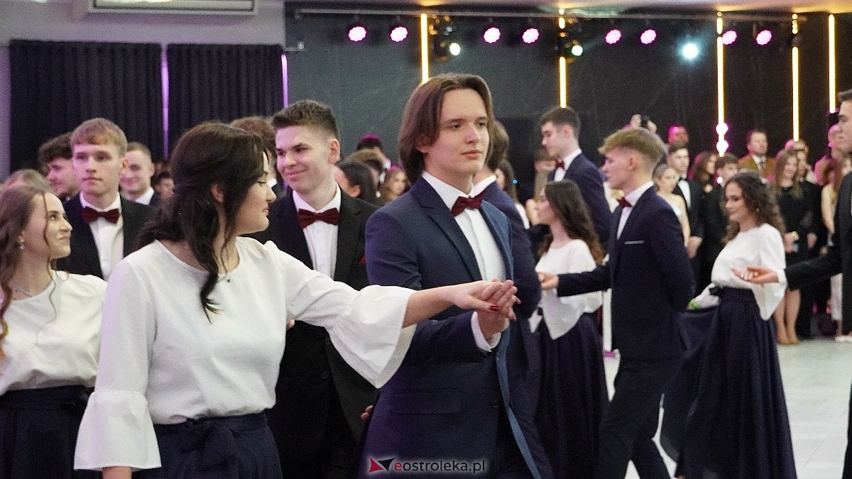  Studniówka w I LO w Ostrołęce [18.01.2025] - zdjęcie #415 - eOstroleka.pl