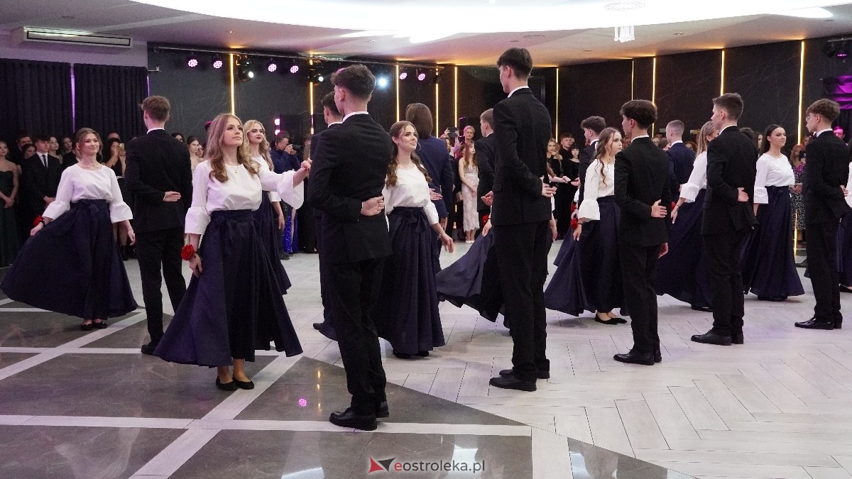  Studniówka w I LO w Ostrołęce [18.01.2025] - zdjęcie #411 - eOstroleka.pl