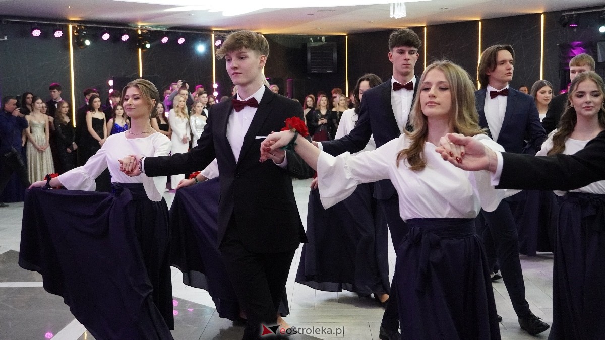  Studniówka w I LO w Ostrołęce [18.01.2025] - zdjęcie #403 - eOstroleka.pl