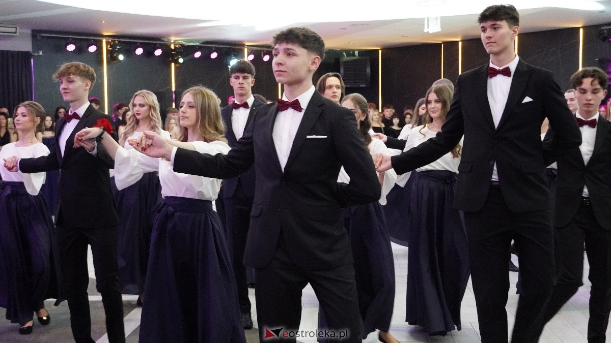  Studniówka w I LO w Ostrołęce [18.01.2025] - zdjęcie #402 - eOstroleka.pl