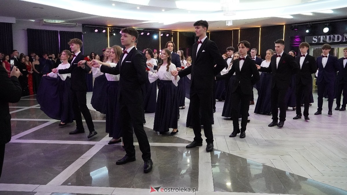  Studniówka w I LO w Ostrołęce [18.01.2025] - zdjęcie #401 - eOstroleka.pl