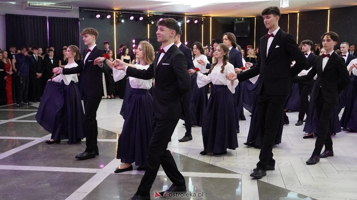  Studniówka w I LO w Ostrołęce [18.01.2025] - zdjęcie #400 - eOstroleka.pl