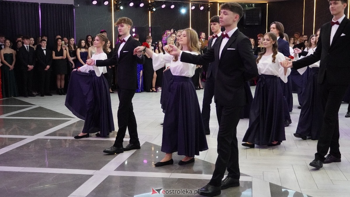  Studniówka w I LO w Ostrołęce [18.01.2025] - zdjęcie #399 - eOstroleka.pl