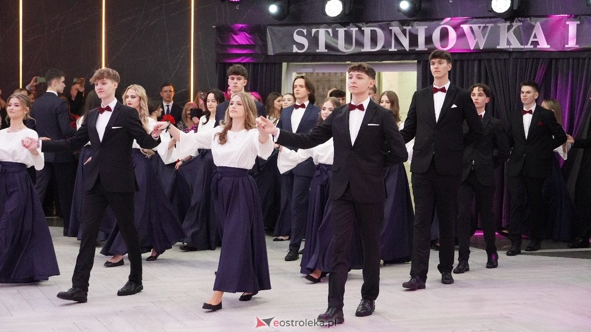  Studniówka w I LO w Ostrołęce [18.01.2025] - zdjęcie #394 - eOstroleka.pl