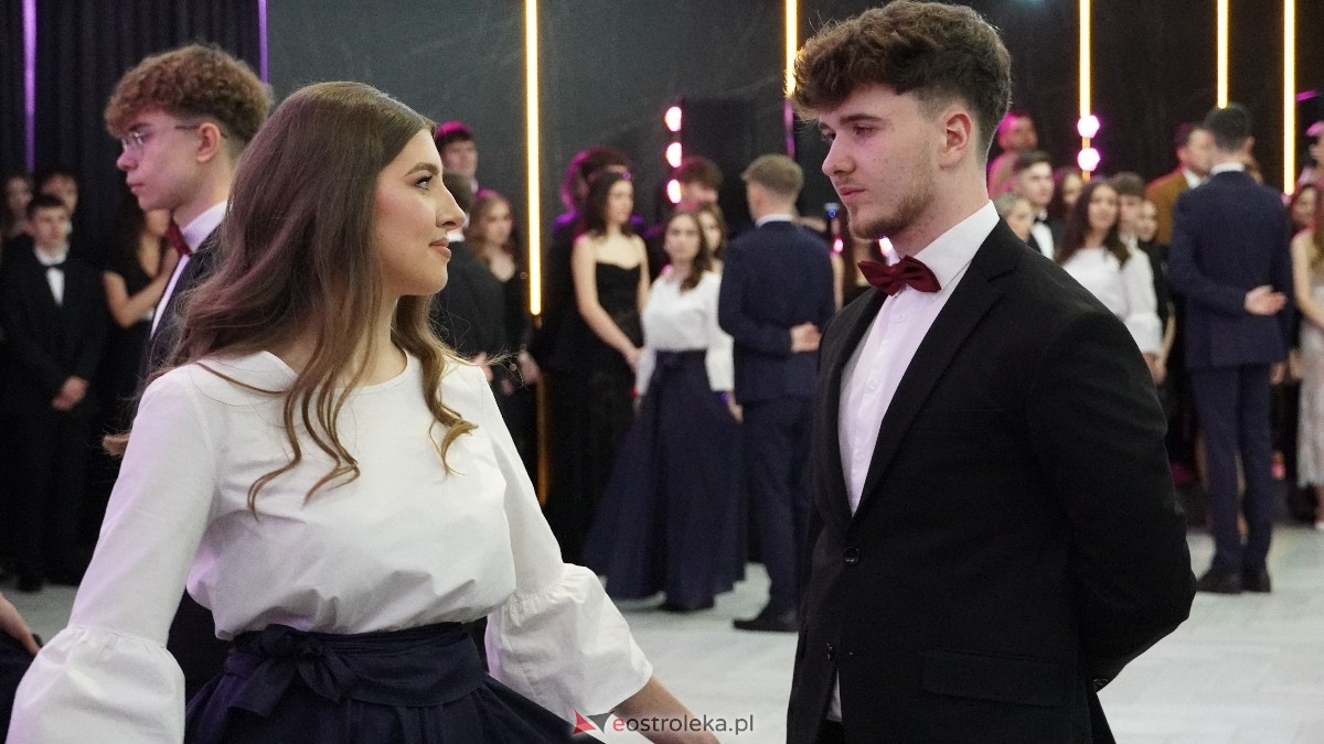  Studniówka w I LO w Ostrołęce [18.01.2025] - zdjęcie #378 - eOstroleka.pl