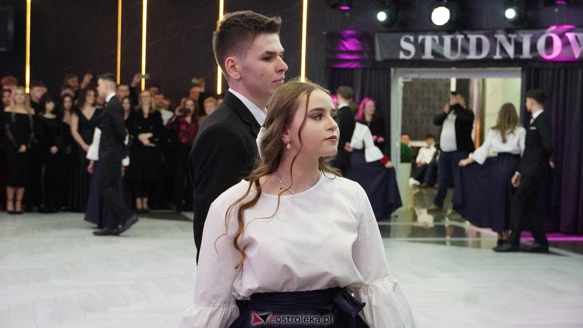  Studniówka w I LO w Ostrołęce [18.01.2025] - zdjęcie #374 - eOstroleka.pl