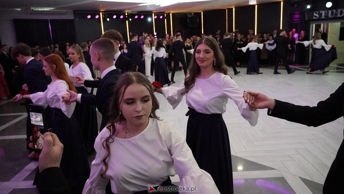  Studniówka w I LO w Ostrołęce [18.01.2025] - zdjęcie #337 - eOstroleka.pl