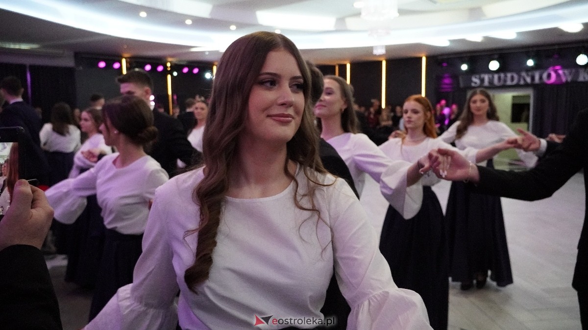  Studniówka w I LO w Ostrołęce [18.01.2025] - zdjęcie #331 - eOstroleka.pl