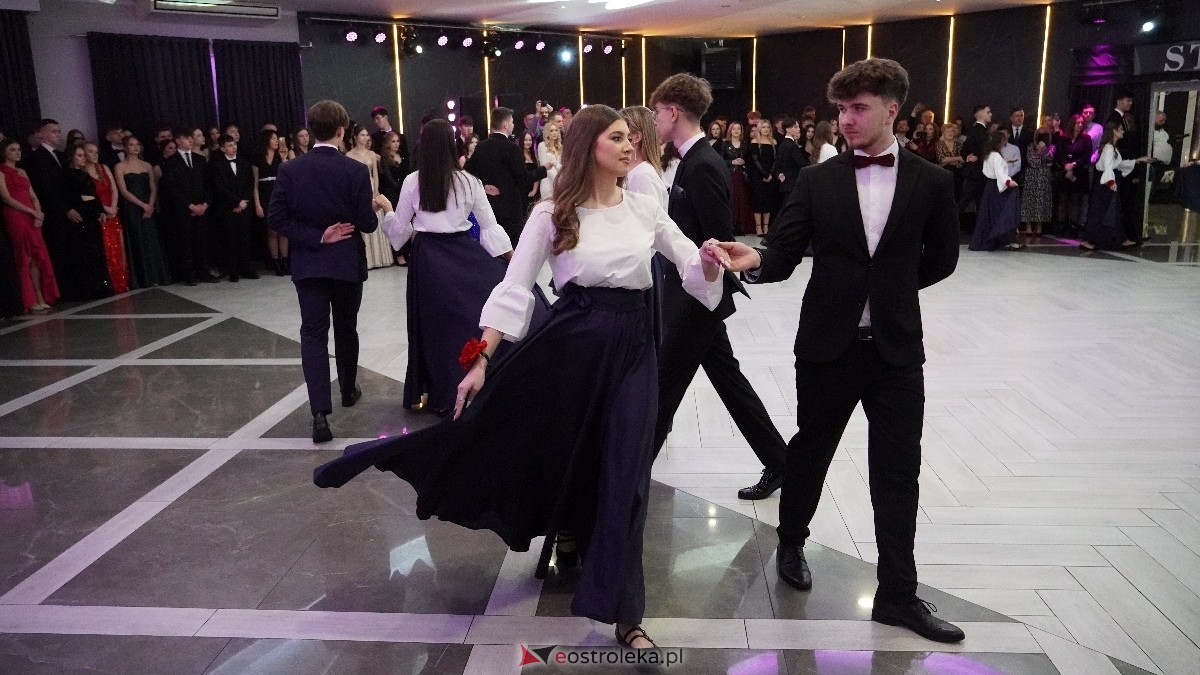  Studniówka w I LO w Ostrołęce [18.01.2025] - zdjęcie #303 - eOstroleka.pl