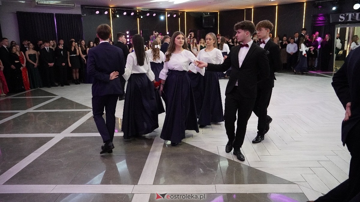  Studniówka w I LO w Ostrołęce [18.01.2025] - zdjęcie #300 - eOstroleka.pl