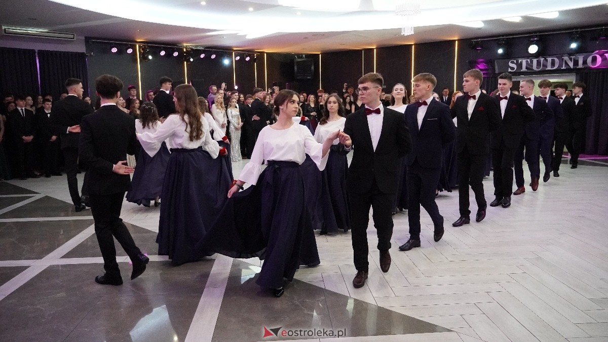  Studniówka w I LO w Ostrołęce [18.01.2025] - zdjęcie #288 - eOstroleka.pl