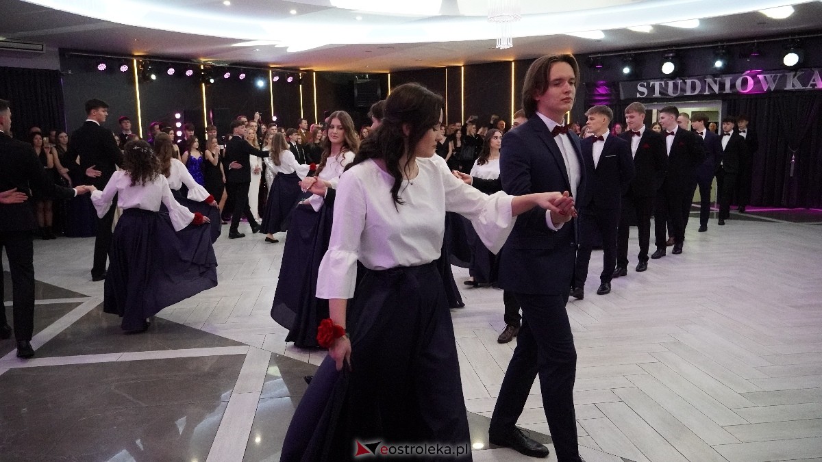  Studniówka w I LO w Ostrołęce [18.01.2025] - zdjęcie #282 - eOstroleka.pl