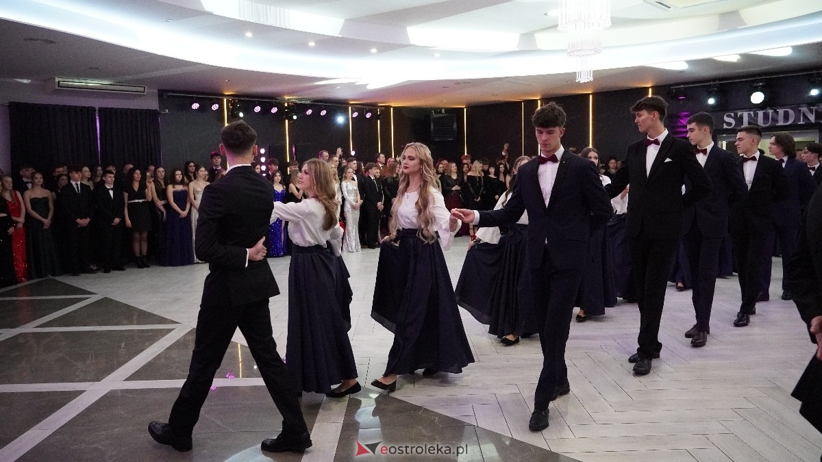  Studniówka w I LO w Ostrołęce [18.01.2025] - zdjęcie #385 - eOstroleka.pl