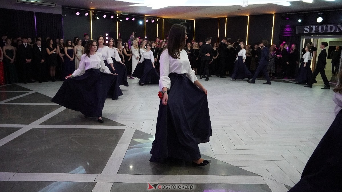  Studniówka w I LO w Ostrołęce [18.01.2025] - zdjęcie #373 - eOstroleka.pl