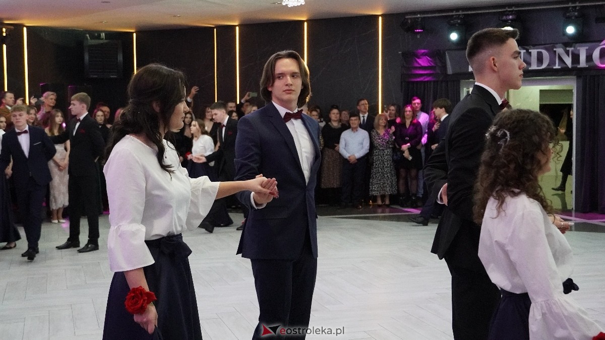  Studniówka w I LO w Ostrołęce [18.01.2025] - zdjęcie #365 - eOstroleka.pl