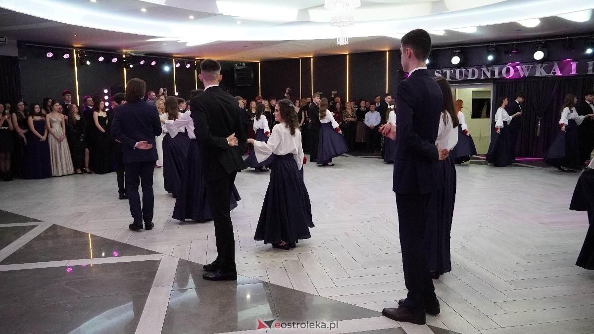  Studniówka w I LO w Ostrołęce [18.01.2025] - zdjęcie #354 - eOstroleka.pl